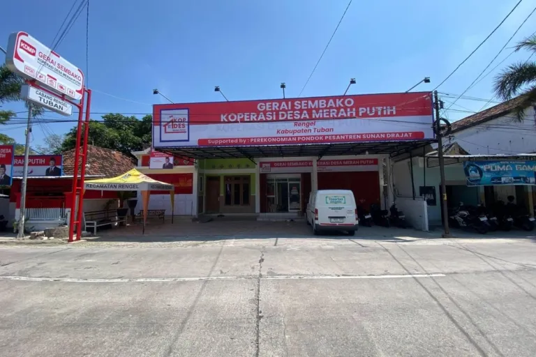 80 Ribu KopDes Disiapkan, Kemenkop Minta Alfamart dan Indomaret Disetop