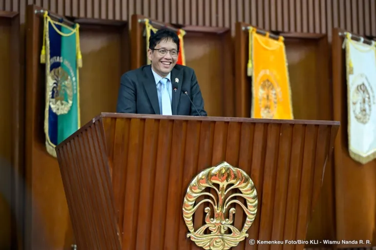 Hadiri Acara Kelulusan, Menkeu Sampaikan Pesan Untuk Wisudawan UI