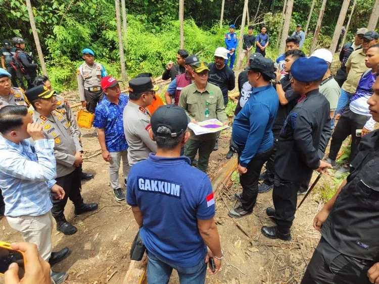 Tak Ada Ruang Bagi Kejahatan Satwa: Gakkum Kehutanan Kejar Jaringan Pembunuhan Gajah di Riau