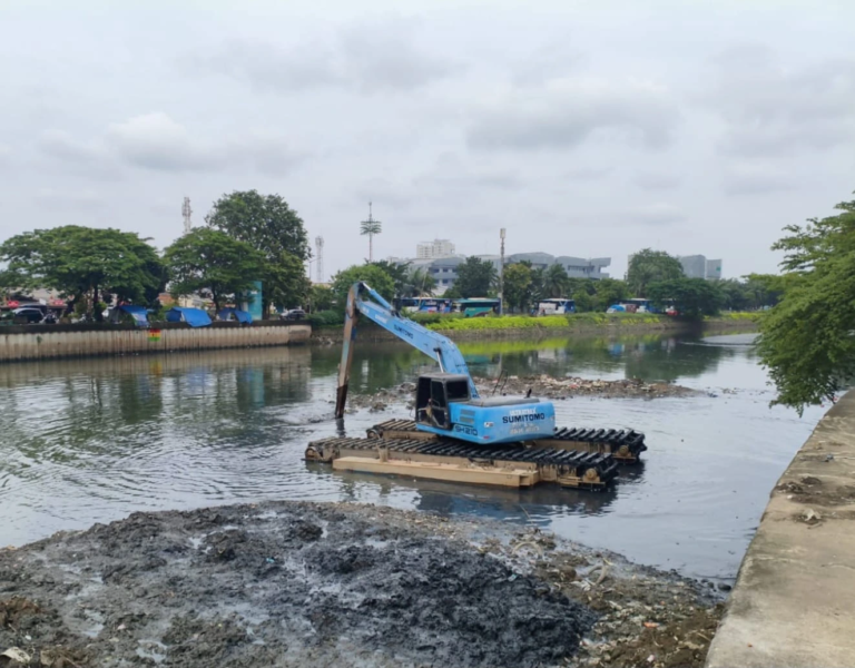 Antisipasi Cuaca Ekstrem, Dinas SDA Jakarta Siagakan Pompa dan Percepat Pengerukan Kali/Waduk