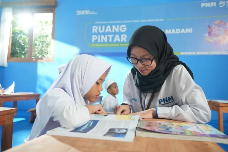 PNM Perluas Akses Pendidikan dari Beasiswa hingga Ruang Pintar PNM di Pelosok Negeri