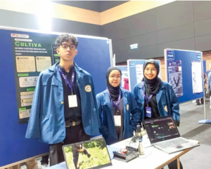 Atasi Kegagalan Panen, Mahasiswa UNAIR Raih Gold Award Lewat Inovasi Cultiva di Malaysia