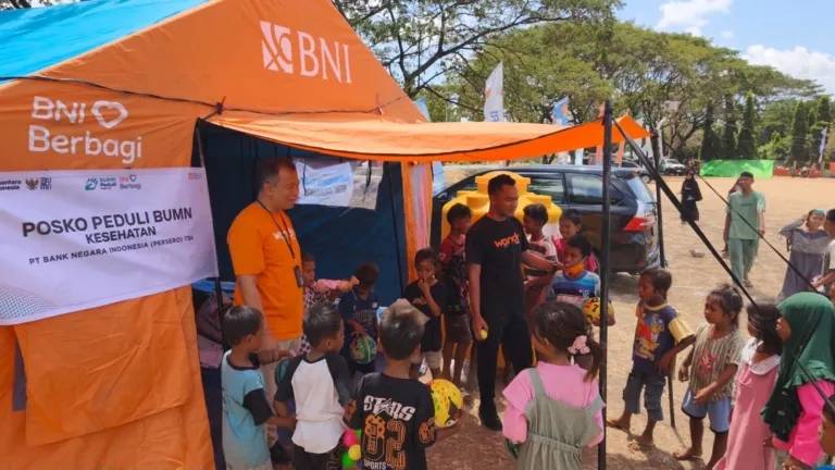 BNI Hadirkan Layanan Kesehatan dan Trauma Healing bagi Masyarakat Terdampak Bencana NTT