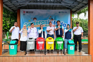 IDSurvey Dorong Generasi Muda Jadi Motor Transformasi Hijau Indonesia ,Tanamkan Kesadaran Lingkungan kepada 330 Siswa di Bidara Cina