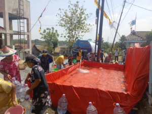 Kementerian PU Salurkan 29.000 Liter Air Bersih bagi Warga Terdampak Kekeringan di Wilayah Sungai Bengawan Solo