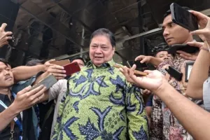Airlangga Sebut Dua Tahun Pemerintahan Prabowo Stabil, Target Ekonomi Lebih Tinggi