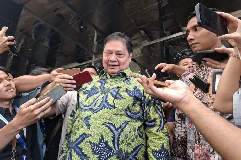 Airlangga Sebut Dua Tahun Pemerintahan Prabowo Stabil, Target Ekonomi Lebih Tinggi