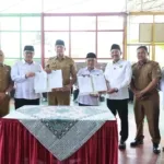 Hibah Aset Daerah Rp2,7M, Wali Kota Bekasi Serah Terima Kepada Kemenag Kota Bekasi